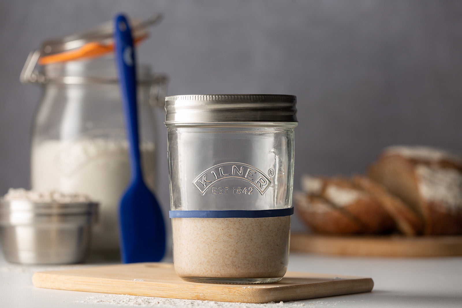 Kilner Sourdough Starter Set, 2 Glass Jars with Spatula and Measuring Markers