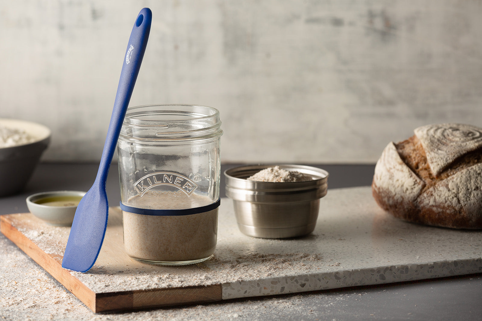 Kilner Sourdough Starter Set, 2 Glass Jars with Spatula and Measuring Markers