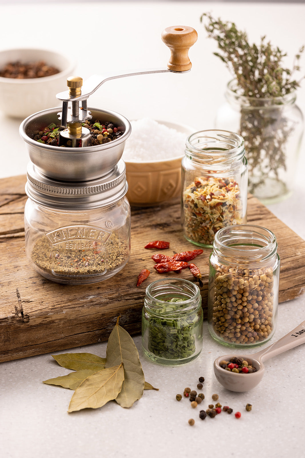 Kilner Seasoning Grinder, Refillable Glass Spice Mill with Stainless Steel Grinder