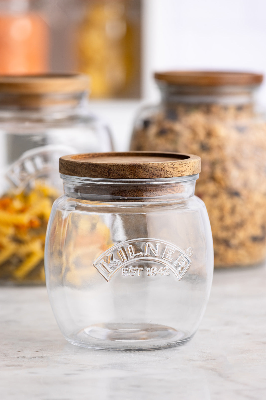 Kilner Universal Glass Storage Jar with Wooden Lid and Silicone Seal, 28.7 Ounce