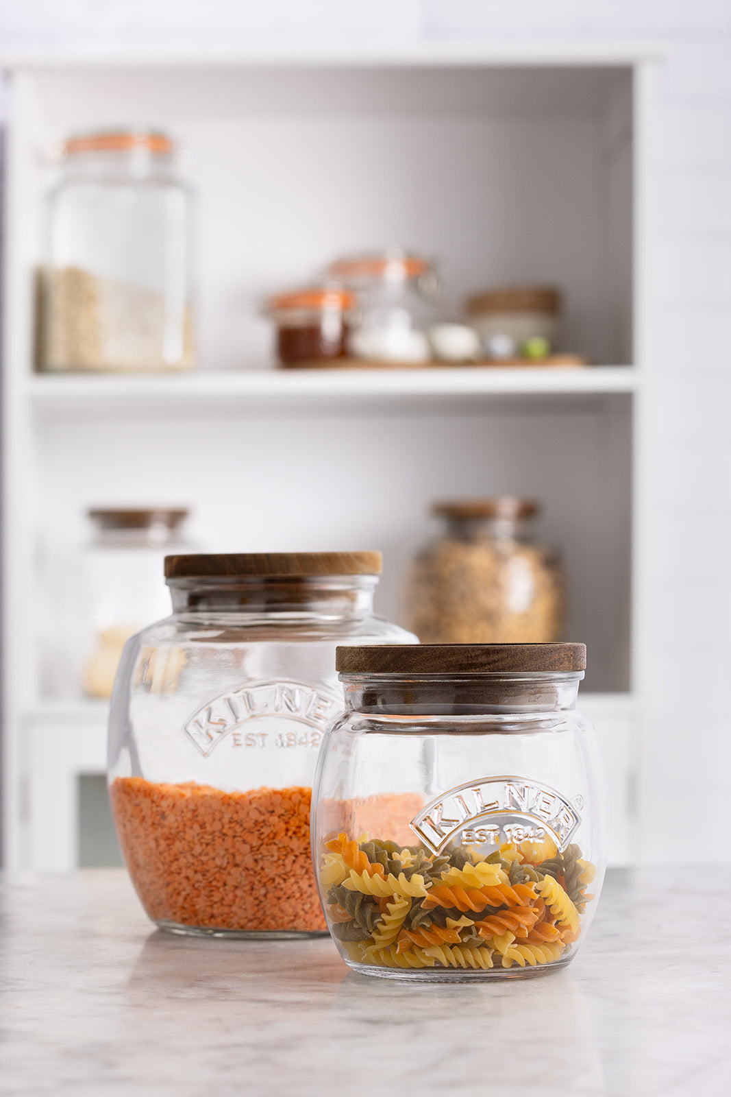 Kilner Universal Glass Storage Jar with Wooden Lid and Silicone Seal, 67.6 Ounce