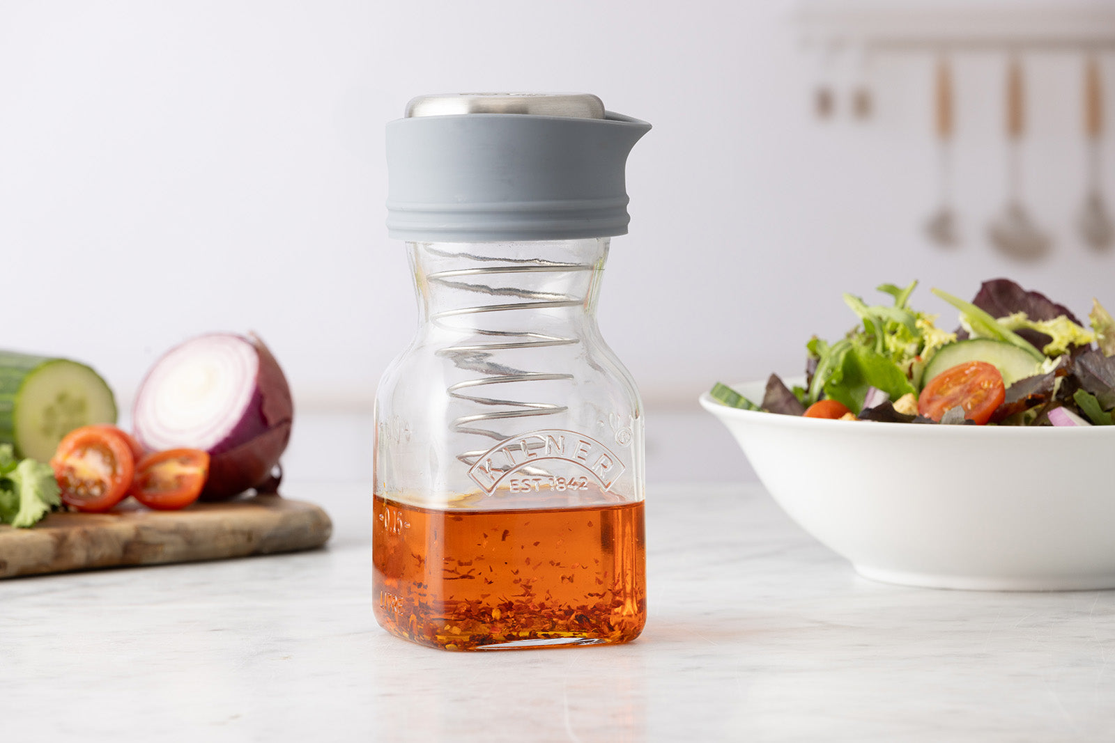 Kilner Salad Dressing Maker, Create Serve Store Homemade Dressings Vinaigrettes & Sauces, 16.9 Ounce