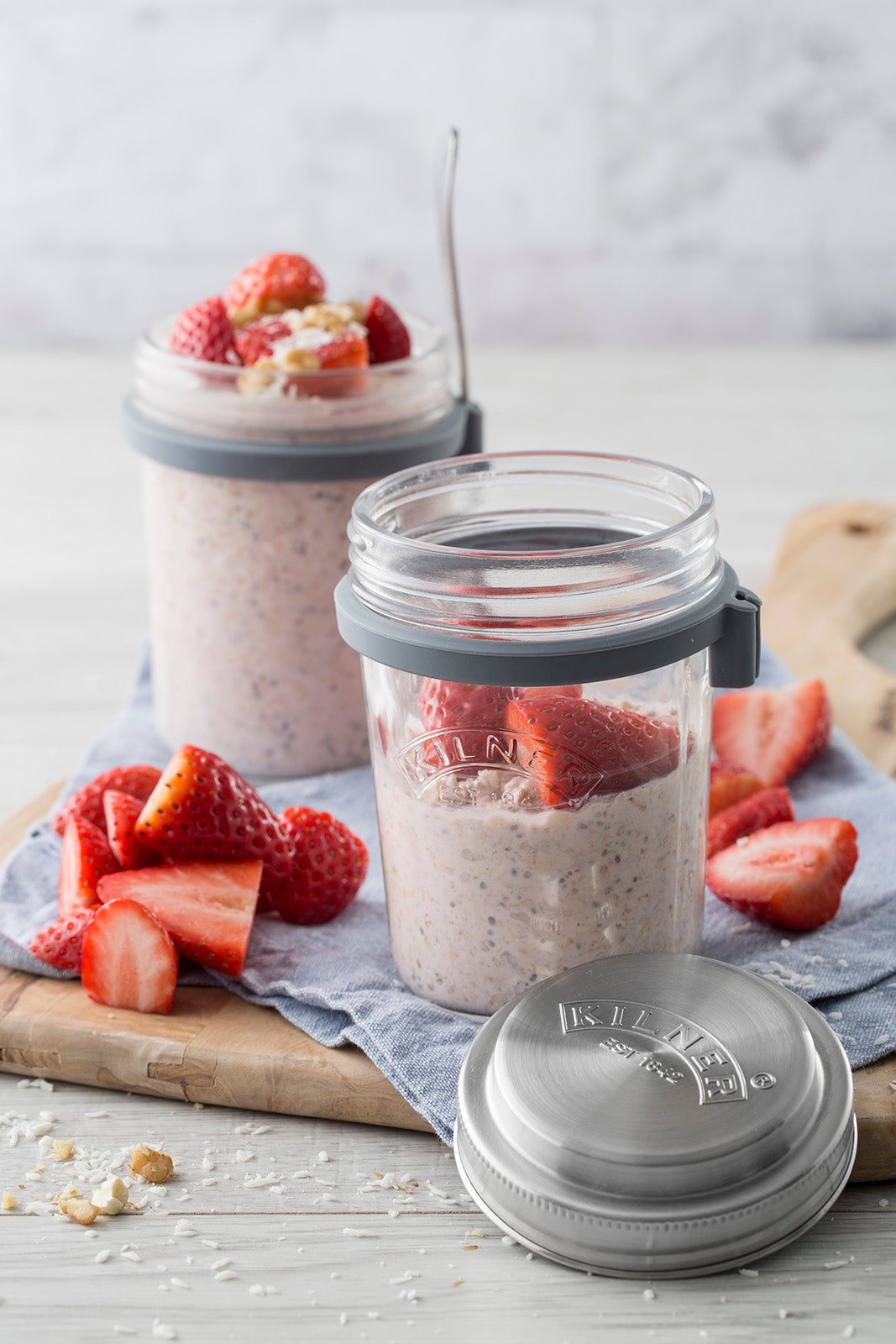 Kilner Parfait & Overnight Oats Jar Set, 350ml Glass Breakfast Jar with Spoon