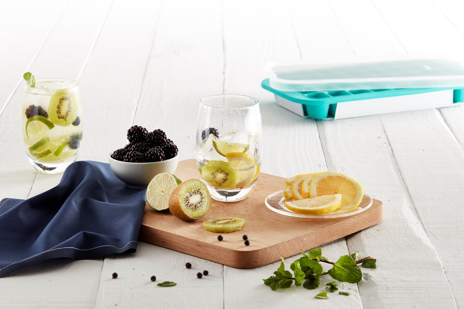 Lekue Industrial Silicone Ice Cube Tray, Blue