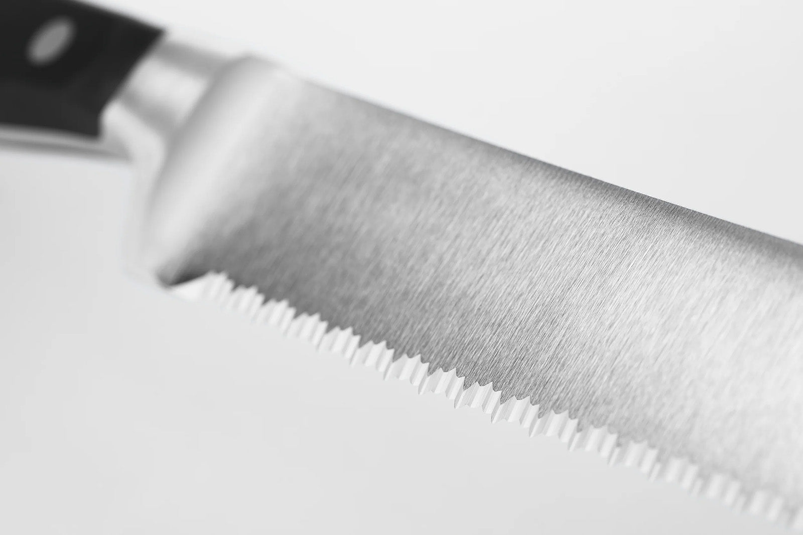 Wusthof Classic 9-Inch Double Serrated Bread Knife