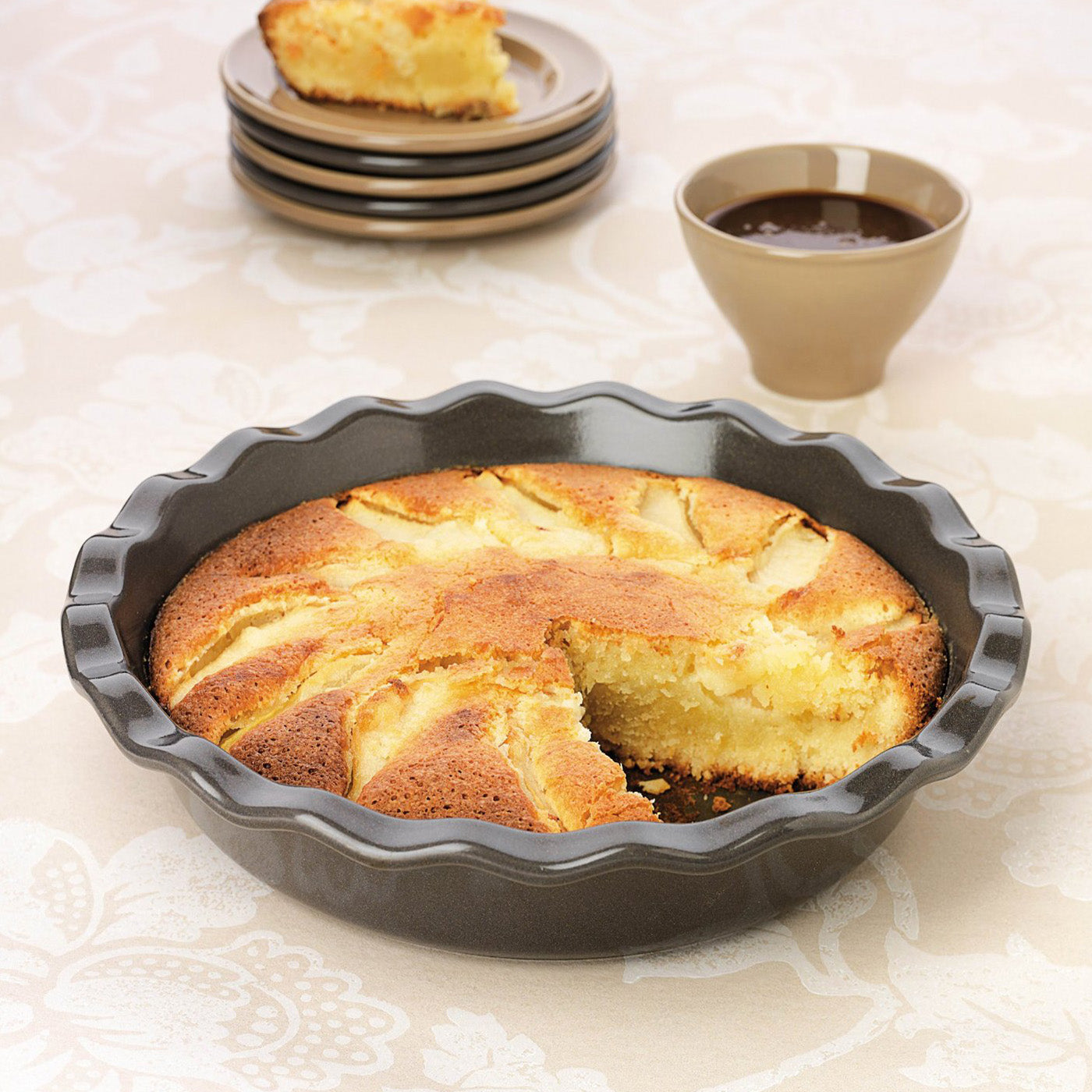 Emile Henry Made in France HR Ceramic 9-inch Pie Dish, Sugar