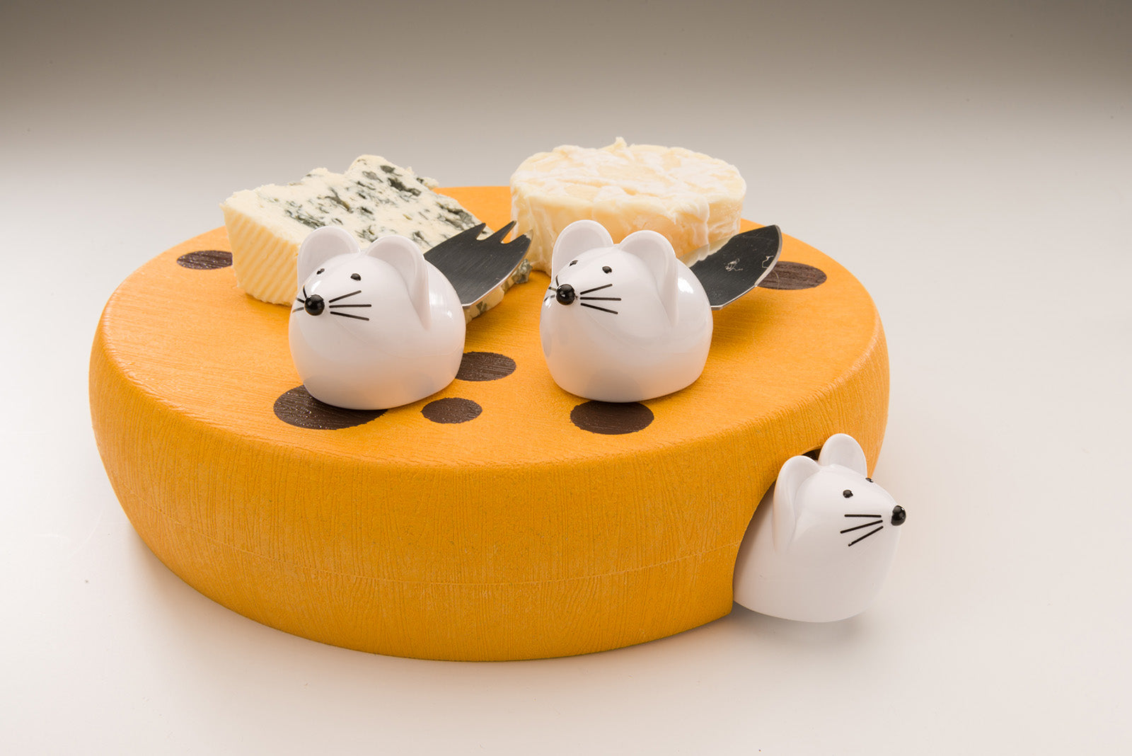 Mobi Mouse House Cheese Wheel Server Board with 3 Mice Cheese Knife Tools