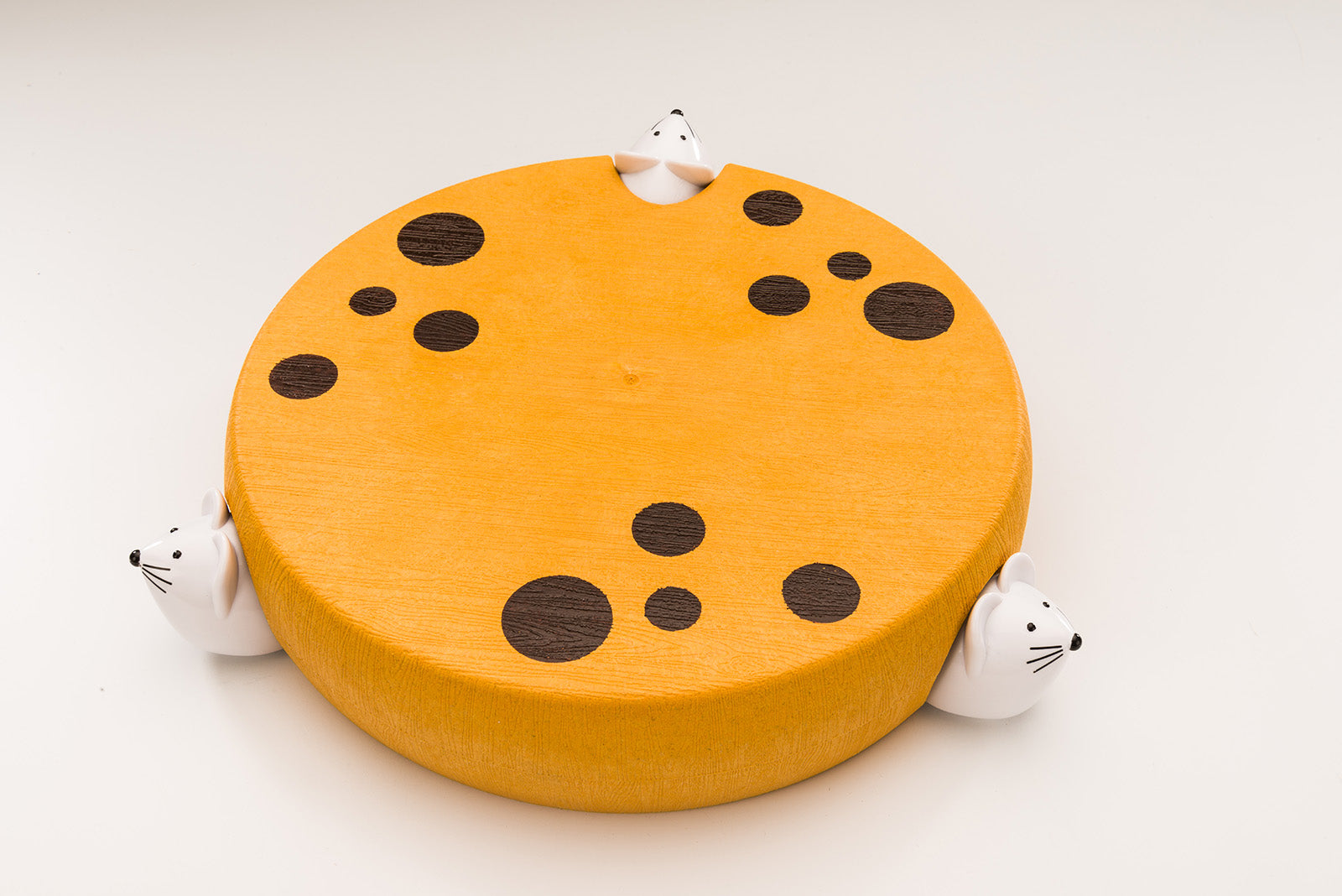 Mobi Mouse House Cheese Wheel Server Board with 3 Mice Cheese Knife Tools