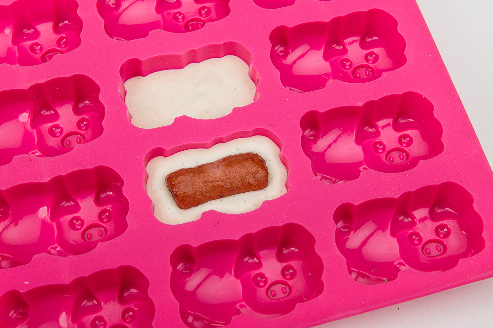 Mobi 12 Pigs in a Blanket 2.0 Silicone Snack Mold, Little Pigs in Blankets