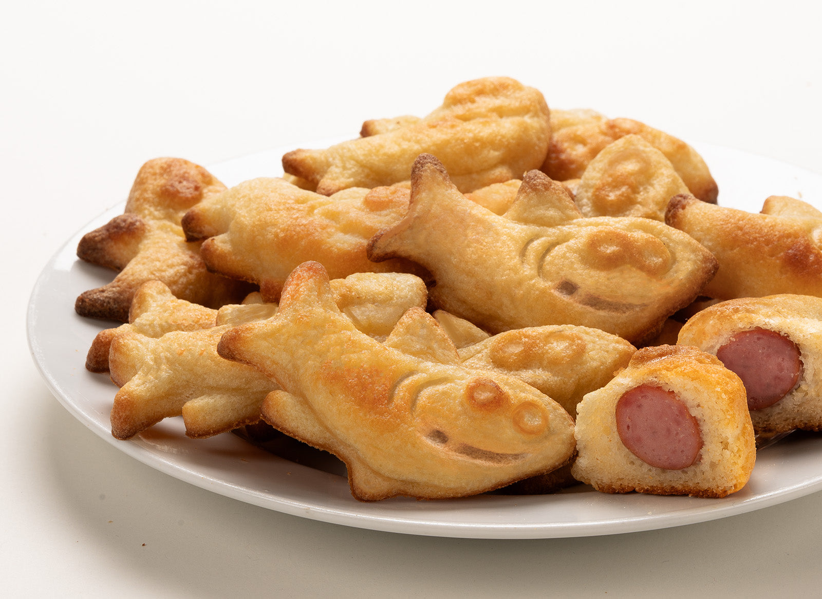 Mobi 12 Shark Bites 2.0 Silicone Snack Mold, Little Pigs in Blankets