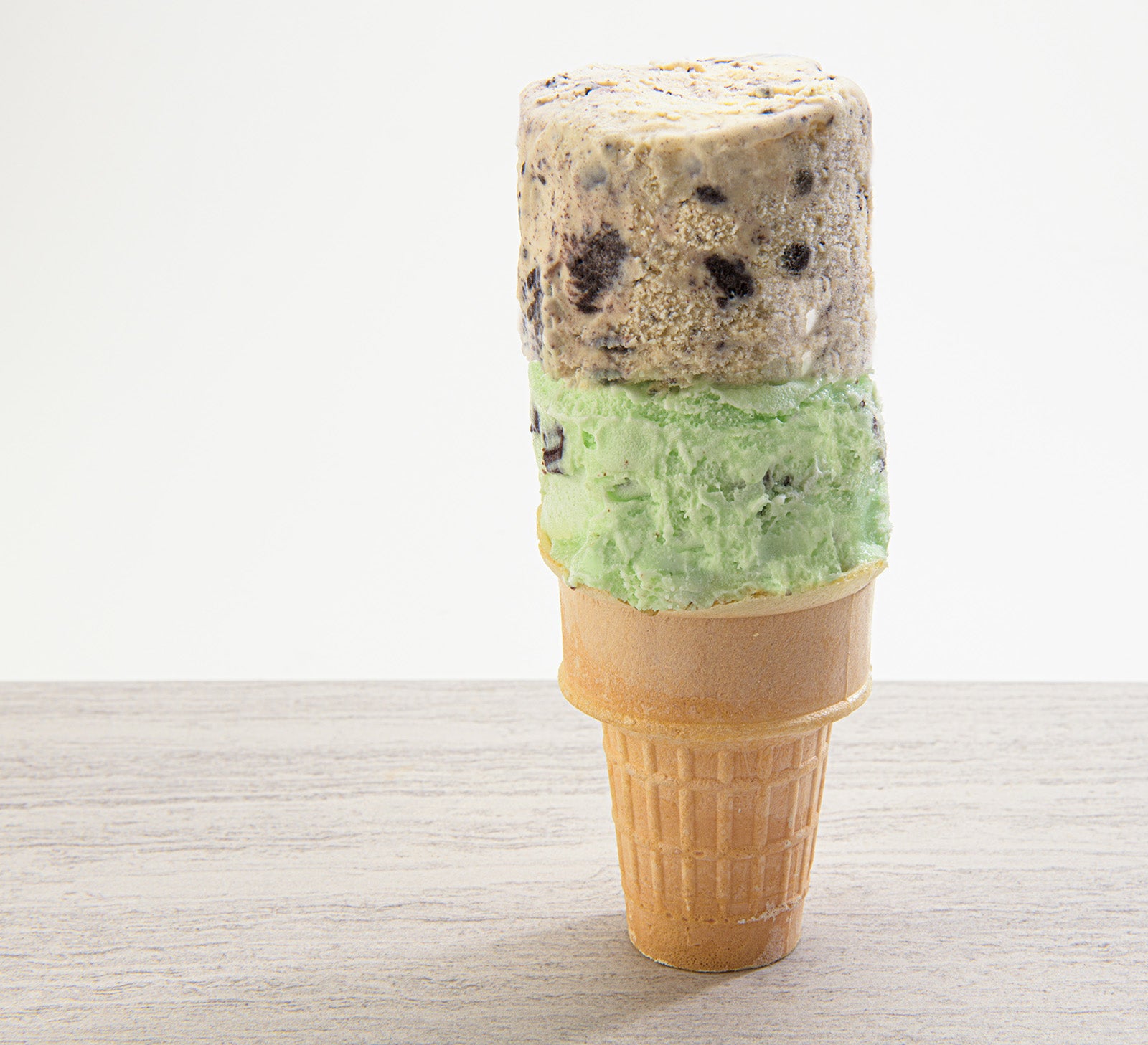 Mobi Ice Cream Parlor Scoop with Barrel-Shaped Scoop, White