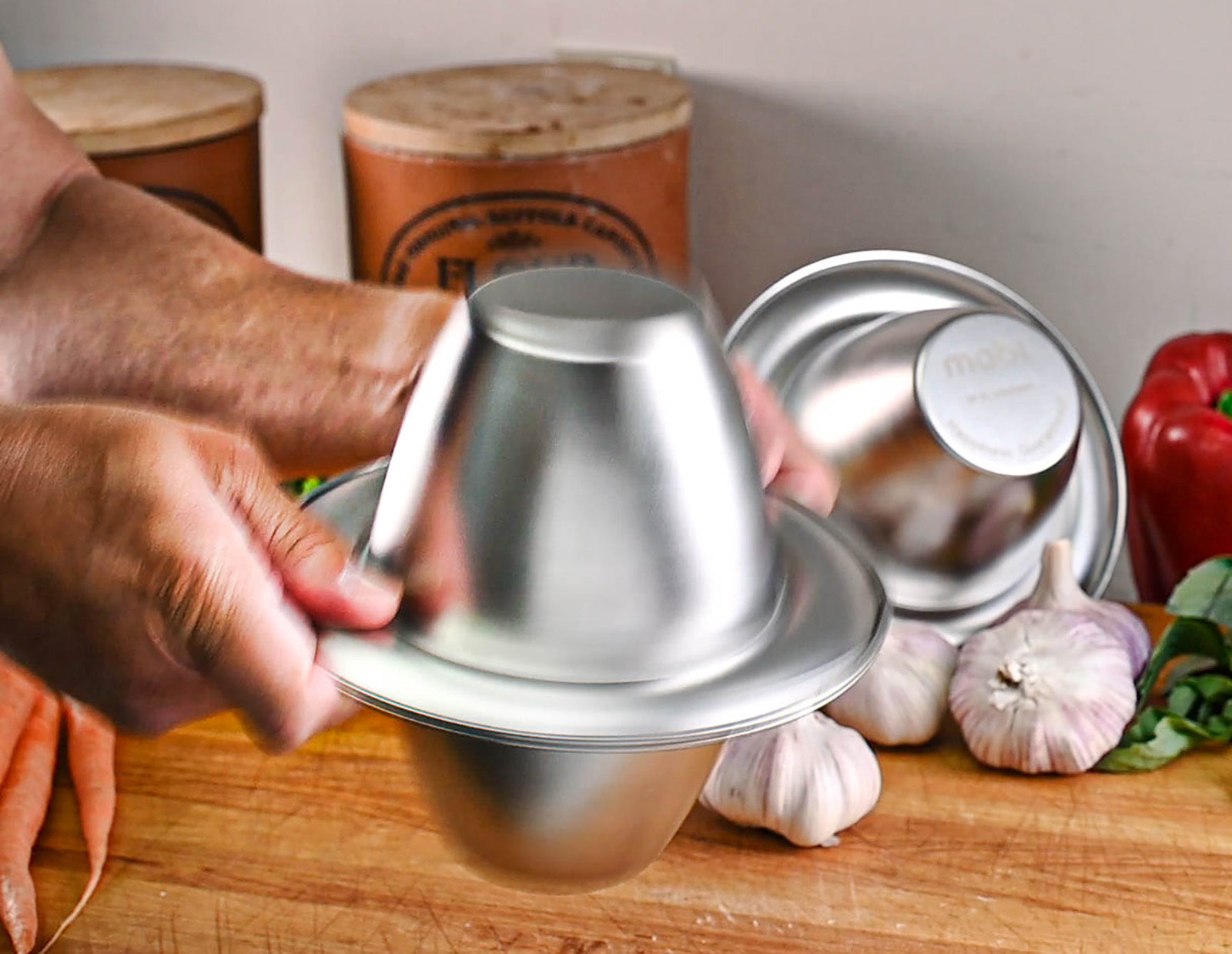 Mobi Stainless Steel Shake ‘n Peel Garlic Skin Remover