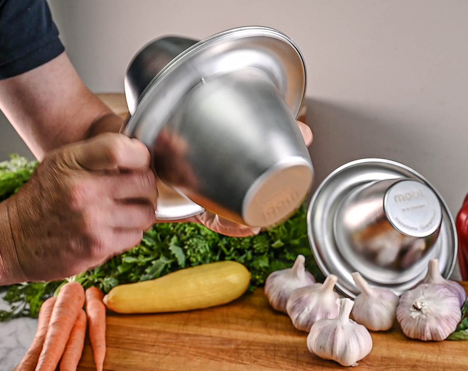 Mobi Stainless Steel Shake ‘n Peel Garlic Skin Remover
