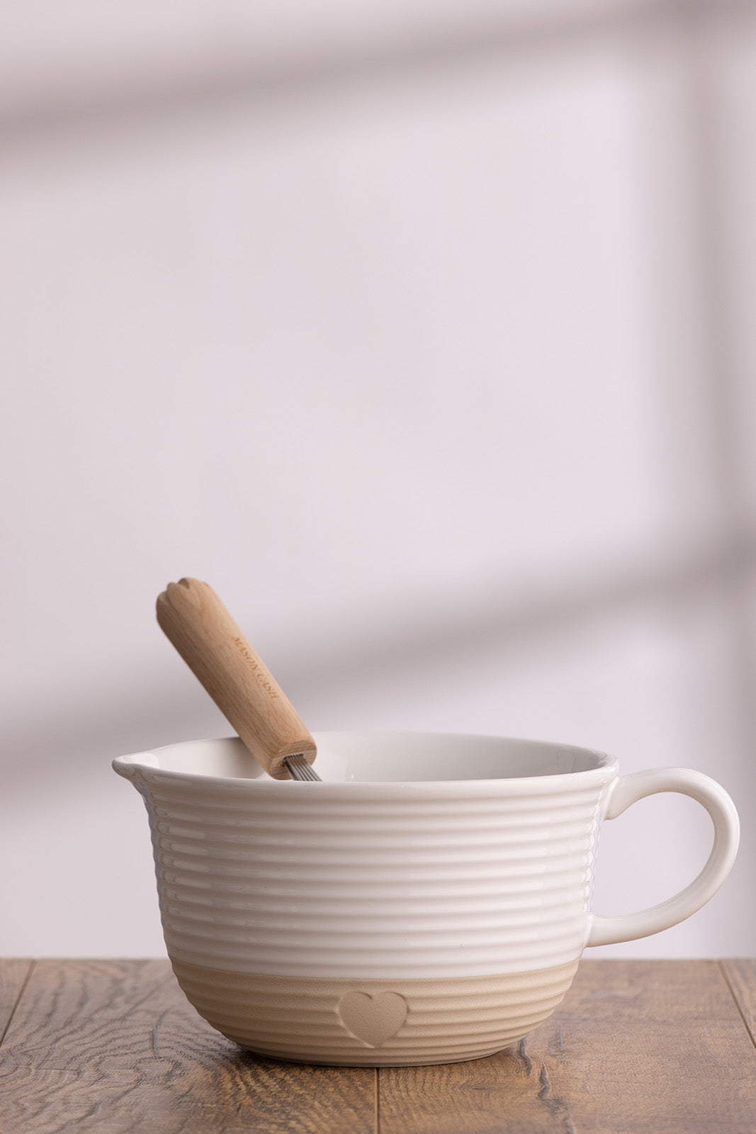 Mason Cash Rustic Charm Batter Bowl, Stoneware Mixing Bowl with Handle & Pour Spout