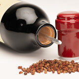 Mobi Wine Bottle Design Peppermill with Ceramic Grinding Mechanism