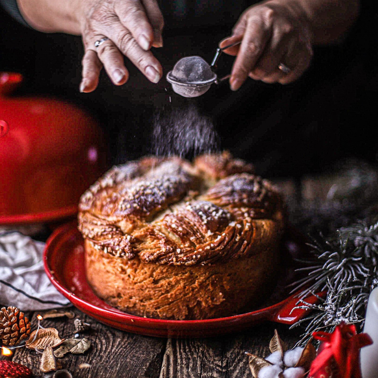 Emile Henry Flame Bread Cloche, Burgundy