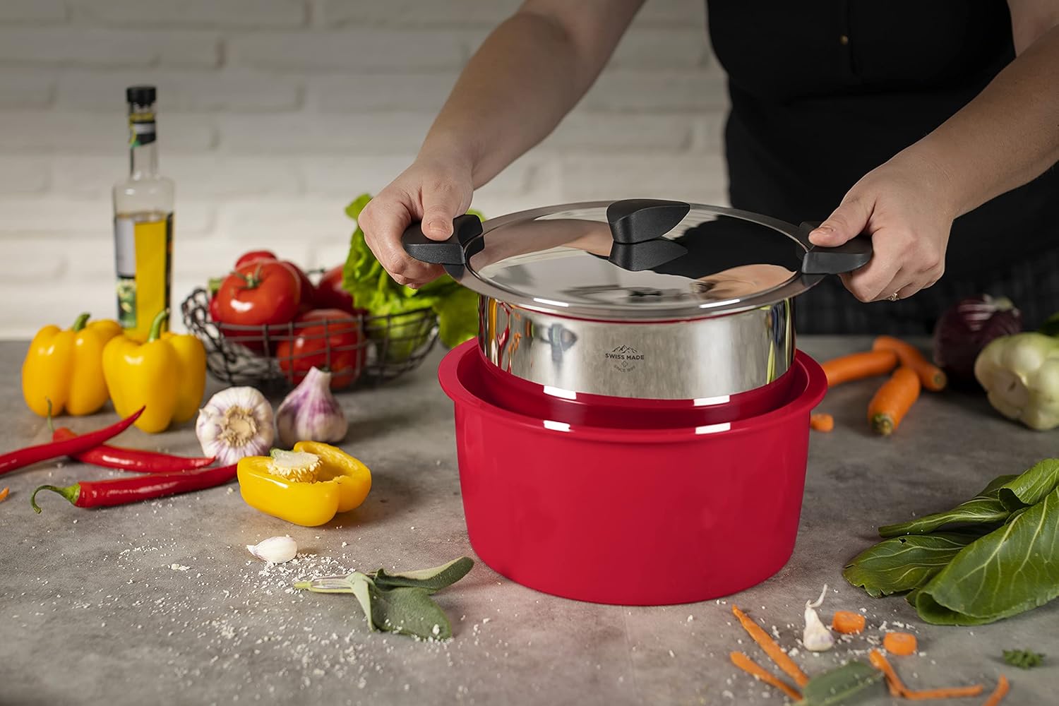 Kuhn Rikon Hotpan Stainless Steel Cooking Pot with Insulated Bowl, 1-Quart, Red