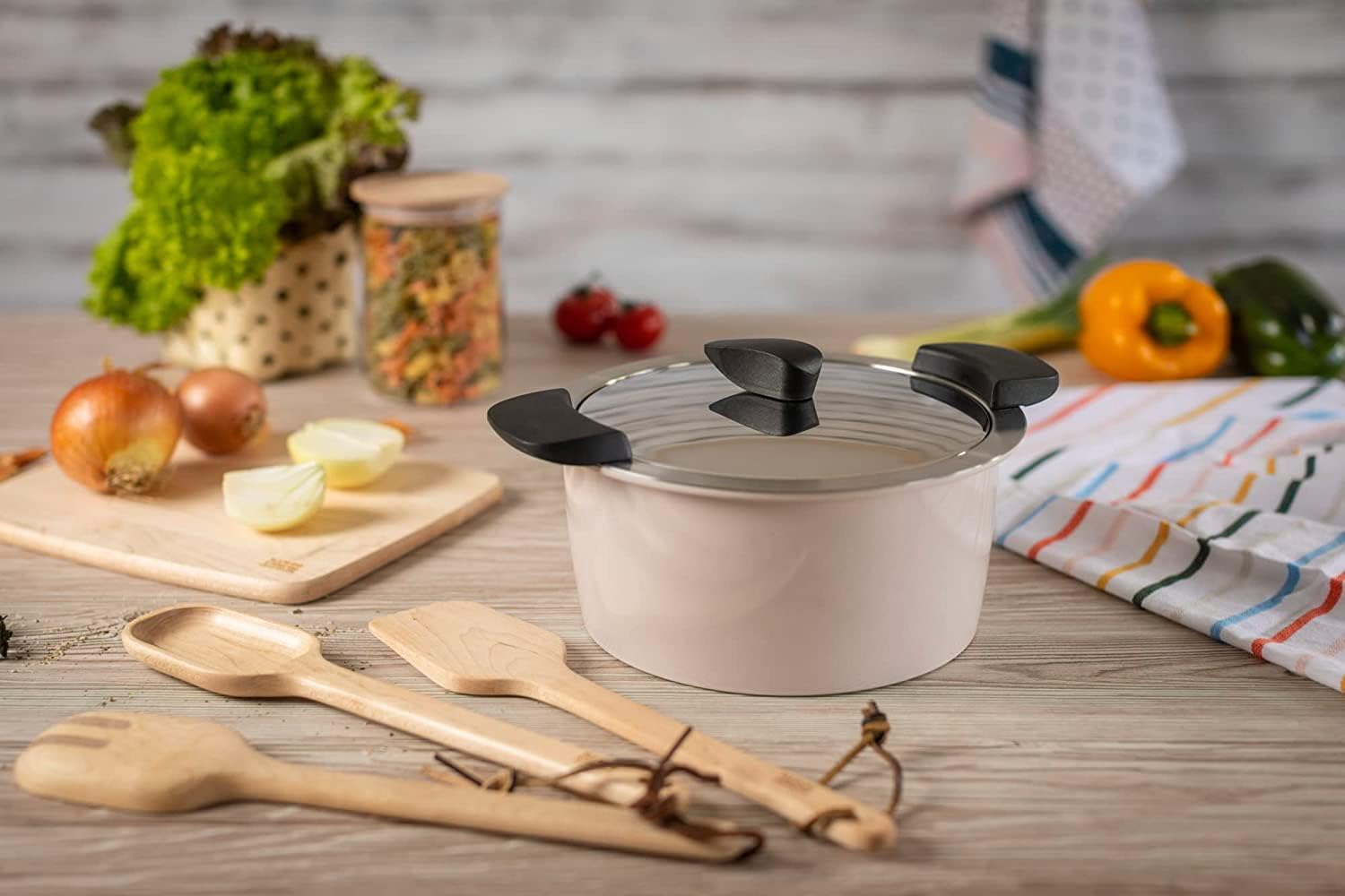 Kuhn Rikon Hotpan Stainless Steel Cooking Pot with Insulated Bowl, 3.2-Quart, Sand