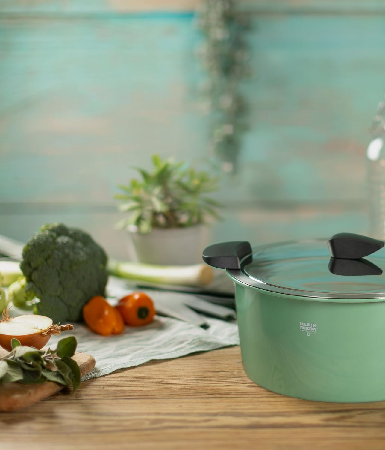 Kuhn Rikon Hotpan Stainless Steel Cooking Pot with Insulated Bowl, 2.1-Quart, Ocean