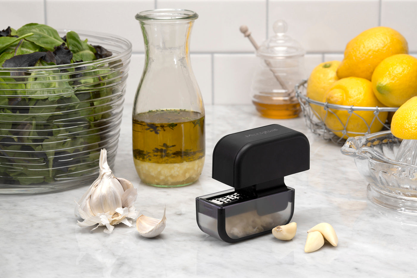 Microplane Specialty Garlic Mincer, Black