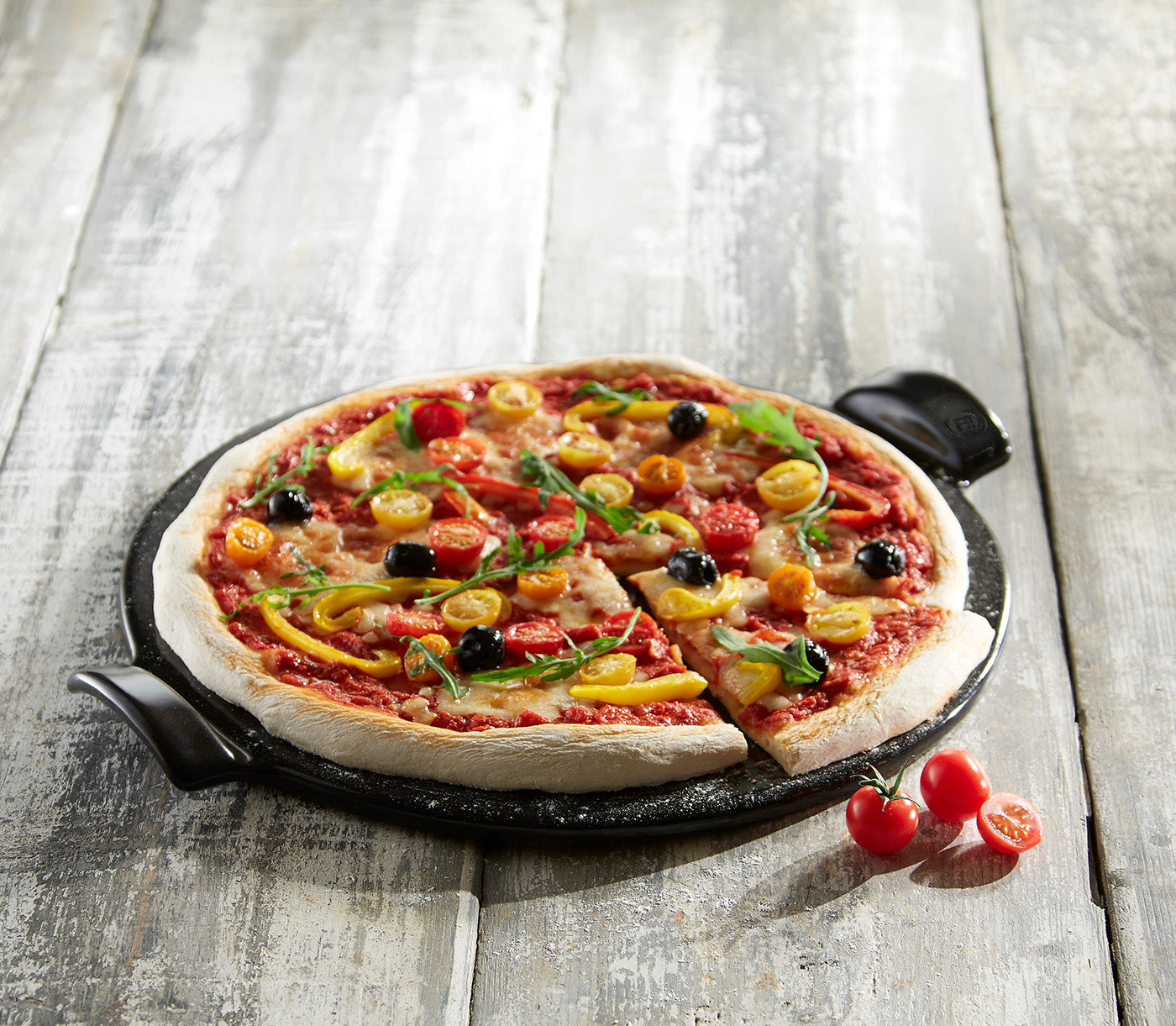 Emile Henry Made in France 14.5-Inch Flame Top Pizza Stone, Charcoal