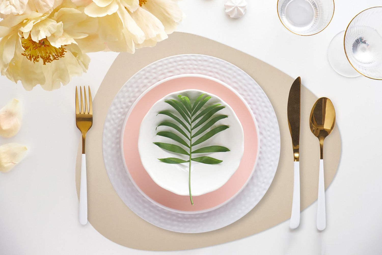 Davanti by Frieling Mattola Placemats, Set of 6, Silk Gray