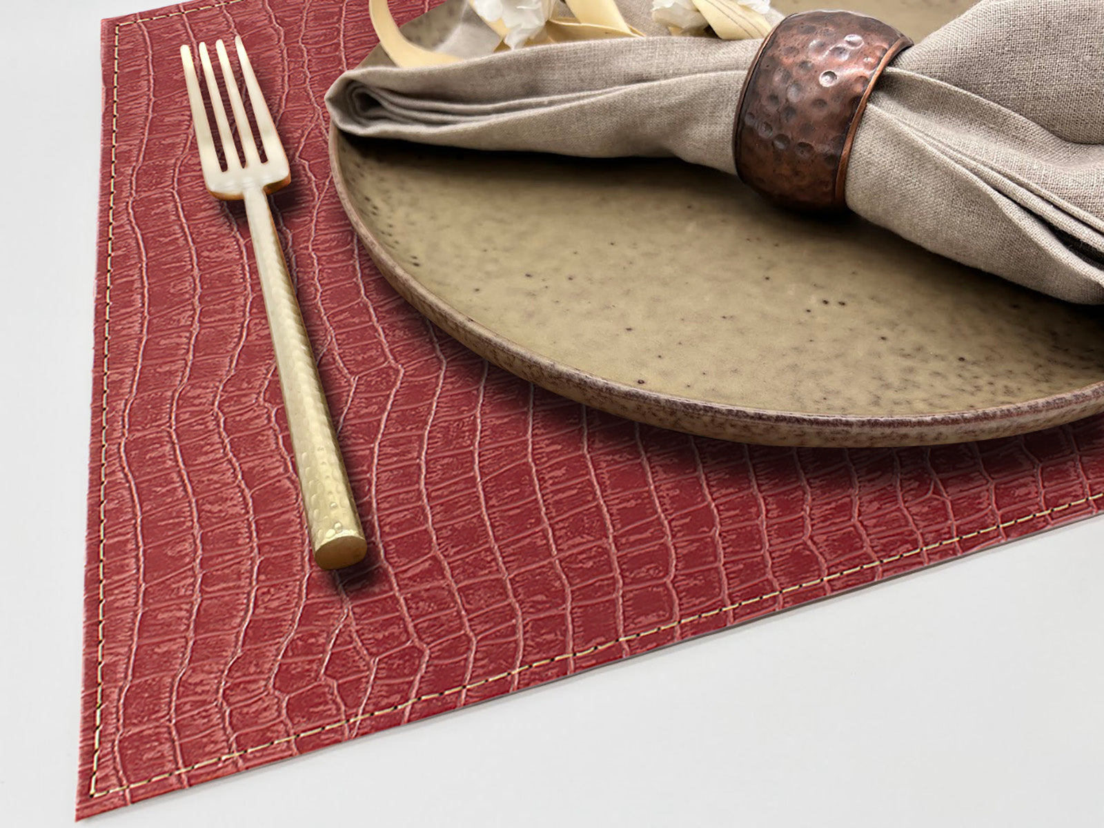Davanti by Frieling Crocodile Placemats Set of 6, Rectangular 16.5 x 12.5 Inch Indoor Outdoor Table Placemats – Red