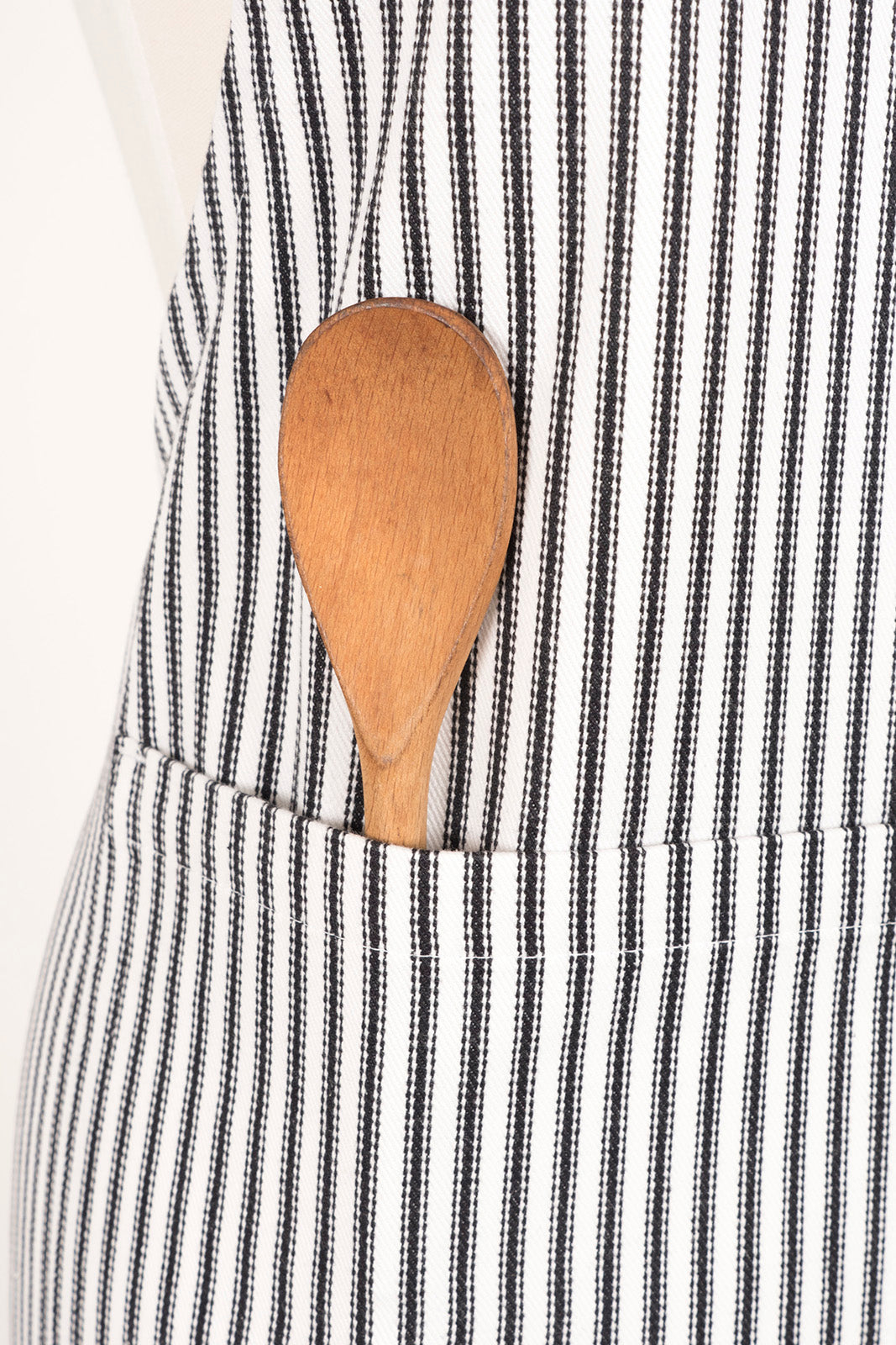 KAF Home Metro Stripe D-Ring Apron