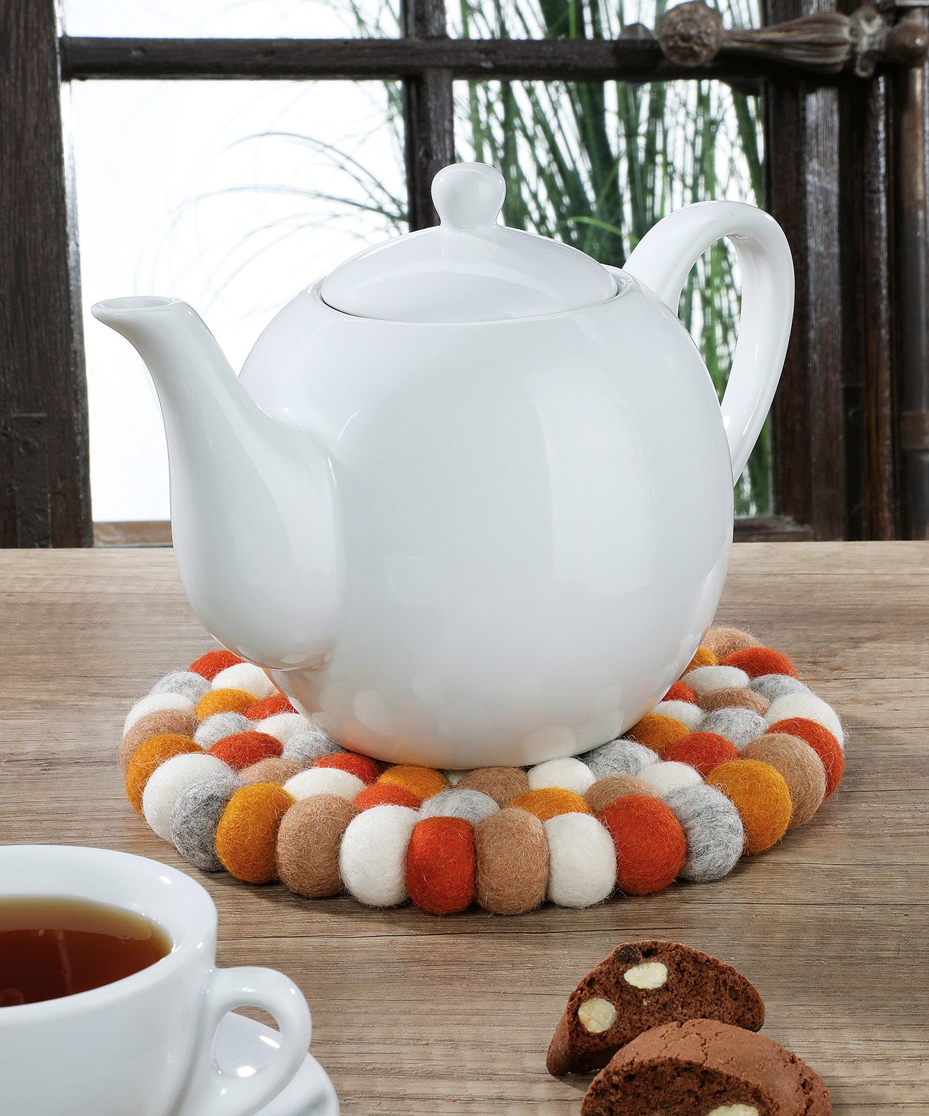 Cilio Fair Trade Virgin Sheep Wool Trivet, Handcrafted in Nepal, 8.5-Inch Round, Orange/Gray