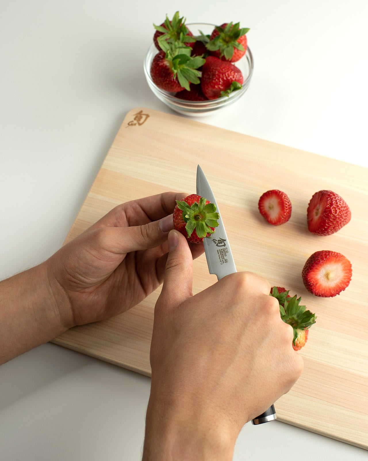 Shun Classic 2-Piece Starter Knife Set, 3.5" Paring Knife & 8" Chef’s Knife in Gift Box