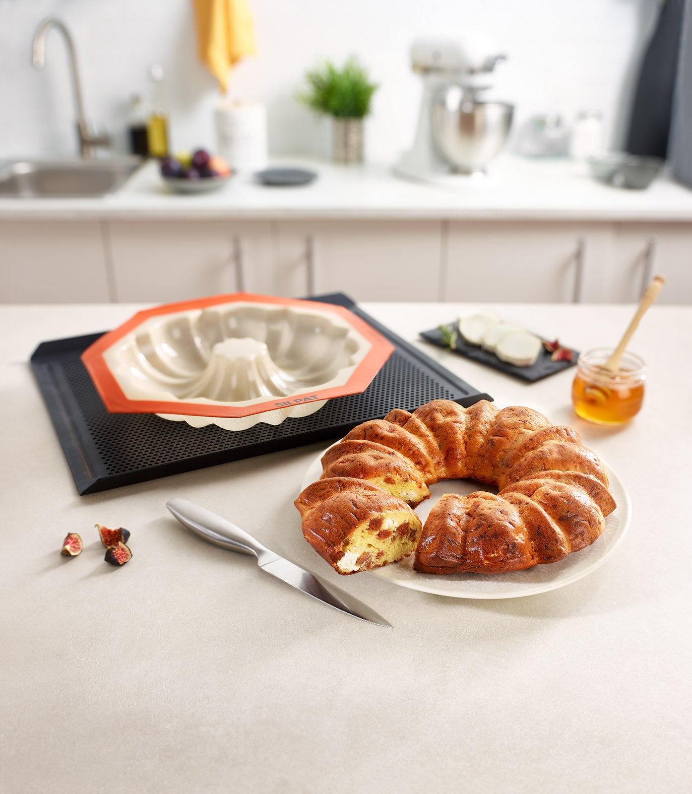 Silpat Perfect Non-Stick Rose Fluted Cake Pan