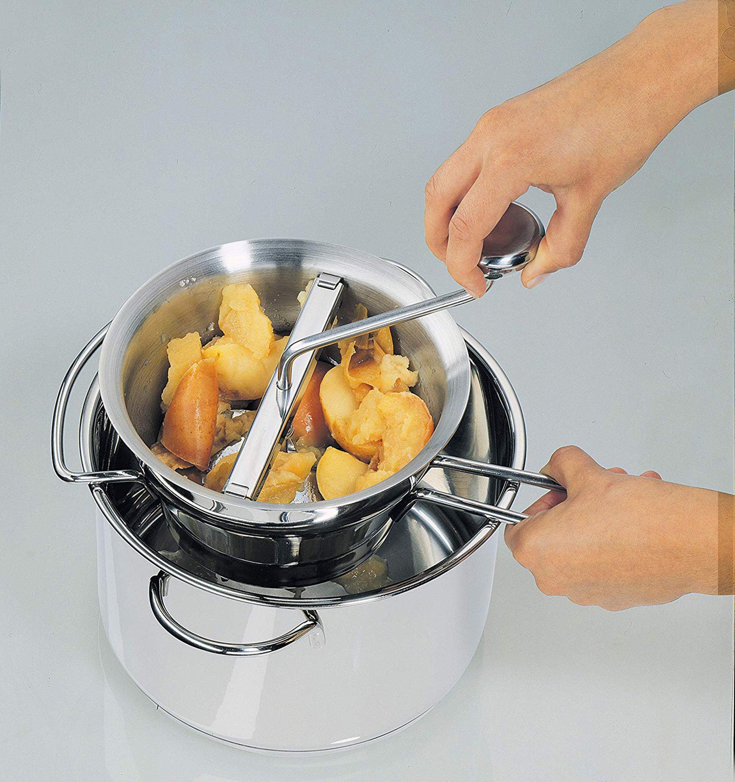 Kuchenprofi Stainless Steel Food Mill, Large, 18/10 Stainless Steel, 4 Interchangeable Discs, Strainer for Sauce