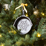 Lodge 3.5-Inch Mini Cast Iron Holiday Skillet, Snowflake Imprint, Set of 6