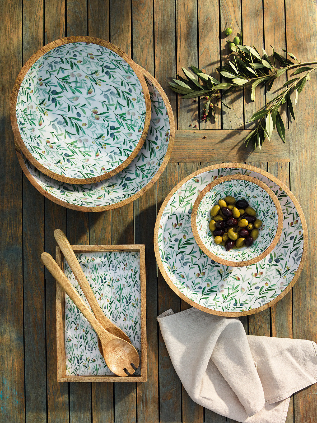 Zassenhaus Mango Wood Lacquered Serving Dish, 13.75" x 2.4", Olive
