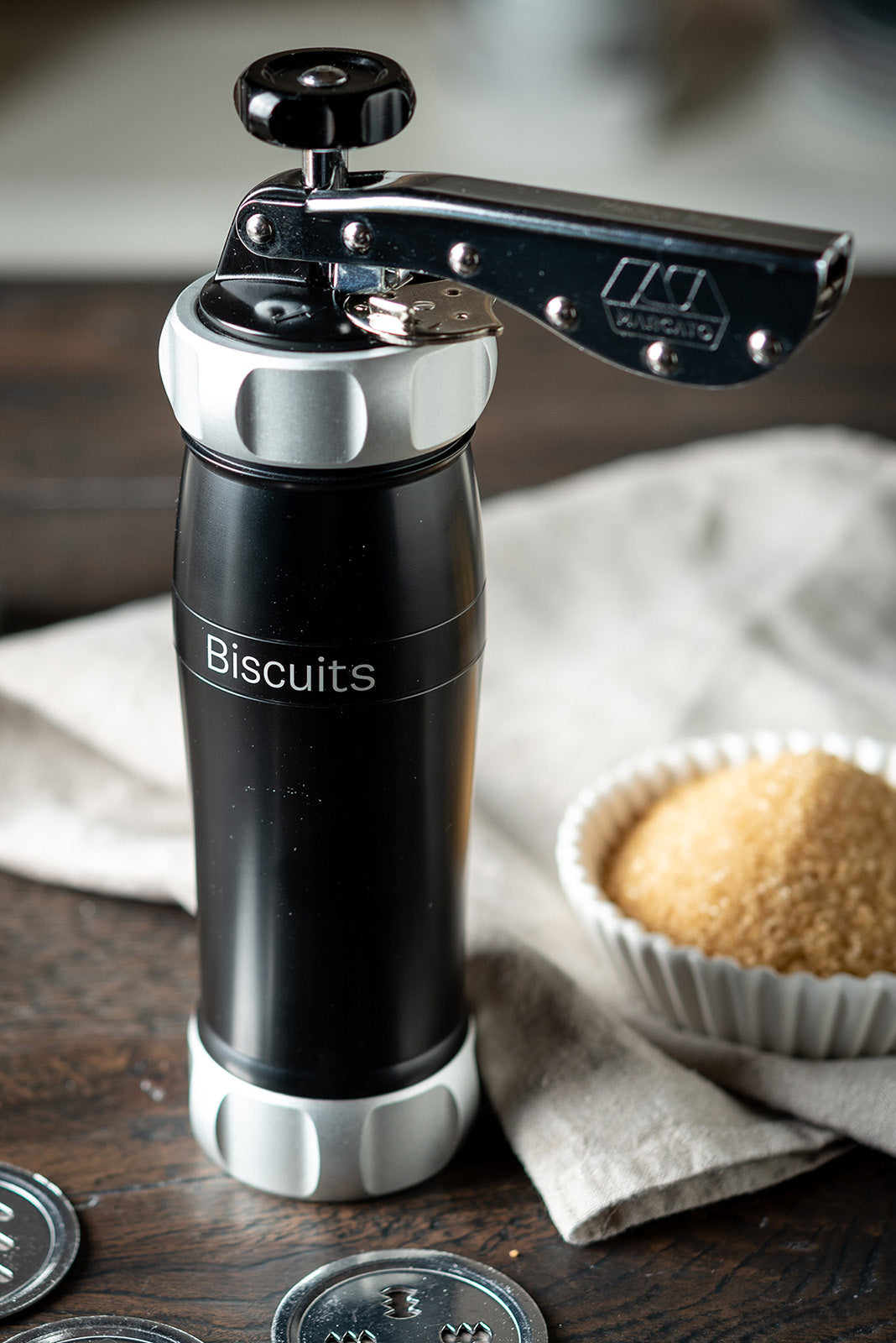 Marcato Design Series Biscuit Maker Press, Includes 20 Cookie Disc Shapes, Black