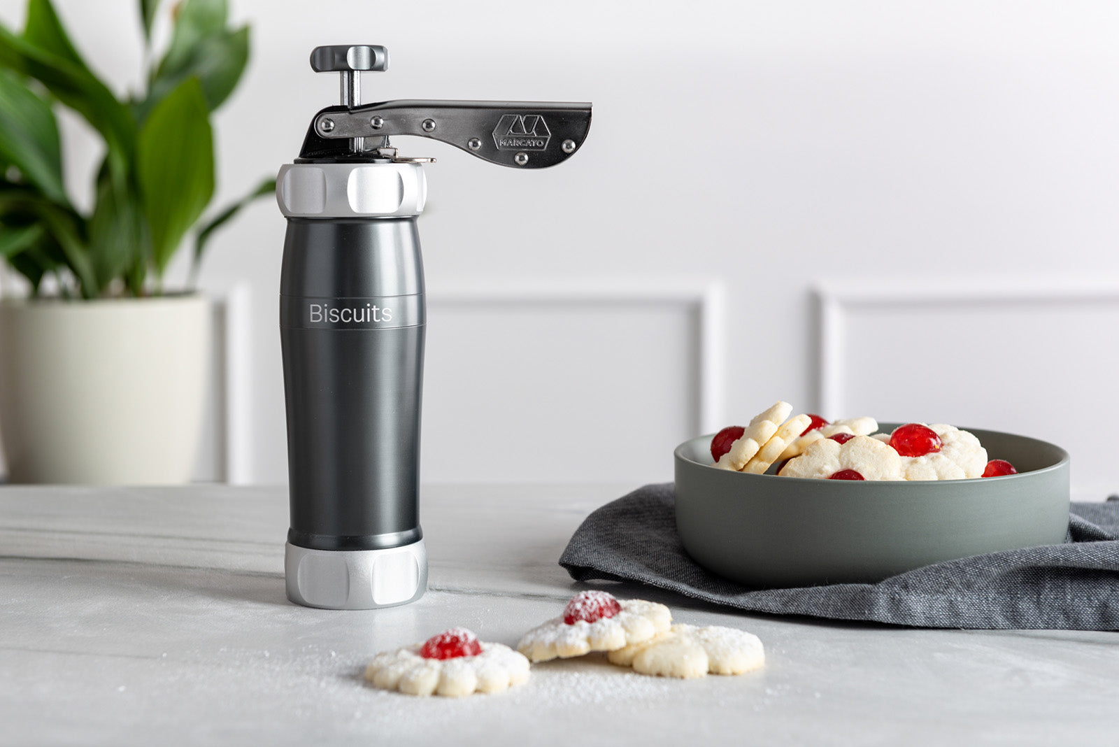 Marcato Design Series Biscuit Maker Press, Includes 20 Cookie Disc Shapes, Grey