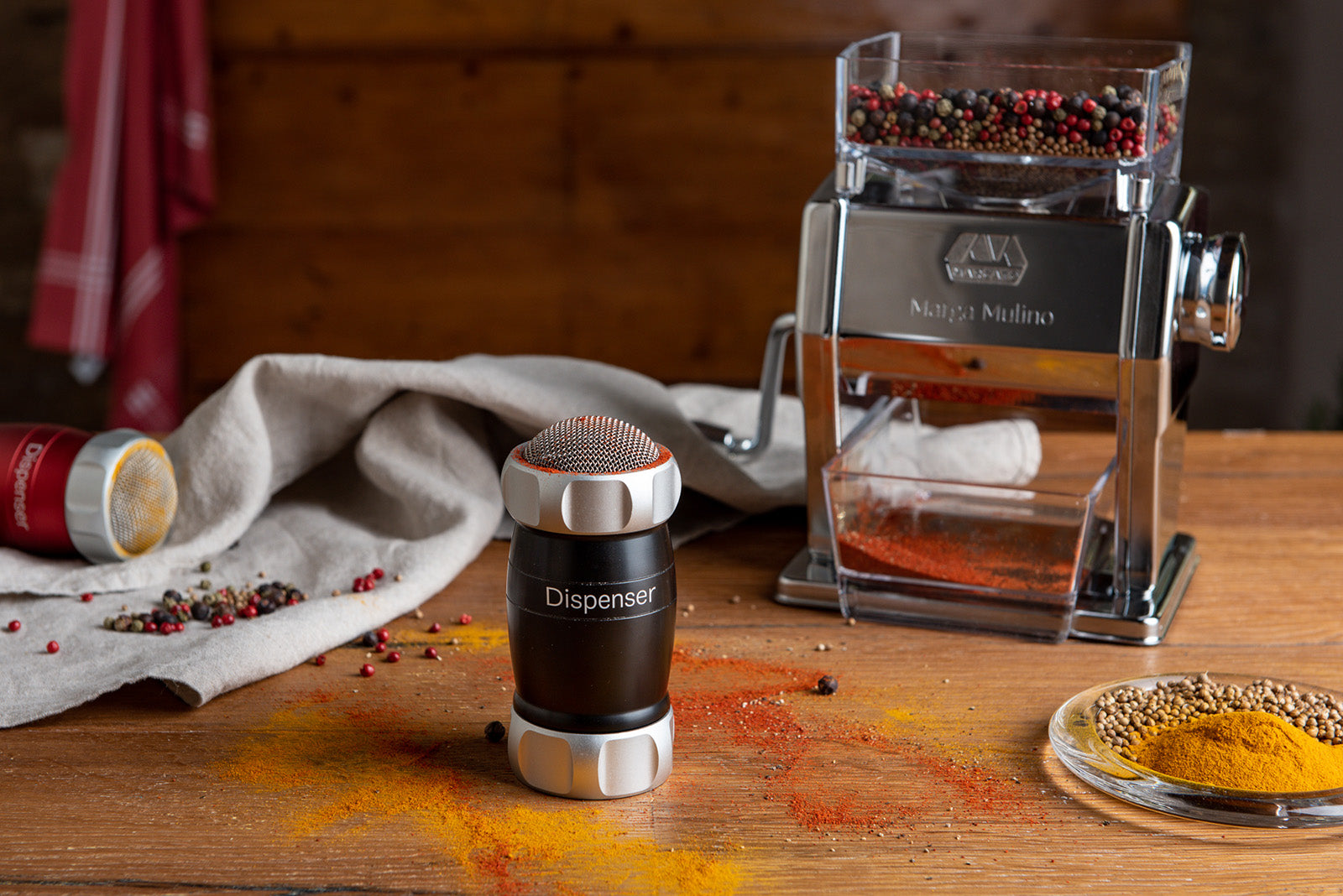 Marcato Design Line Dispenser Shaker for Flour, Powdered Sugar, and More, Black