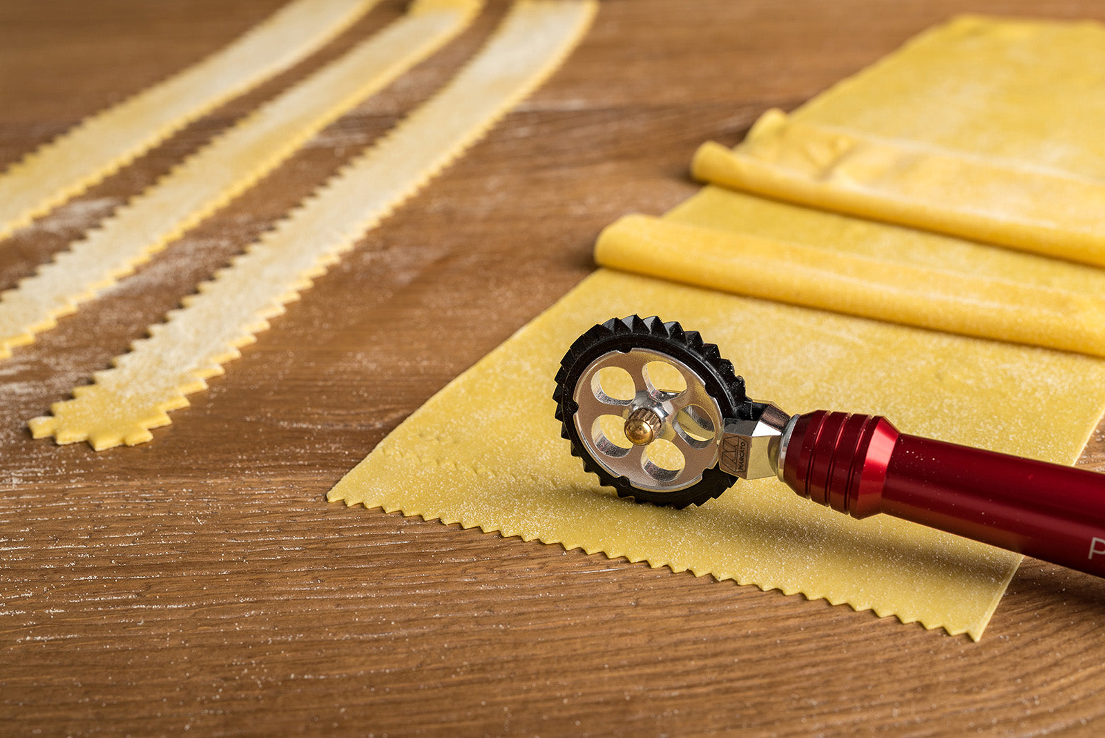 Marcato Design Series Pastawheel Pasta Cutter, Red