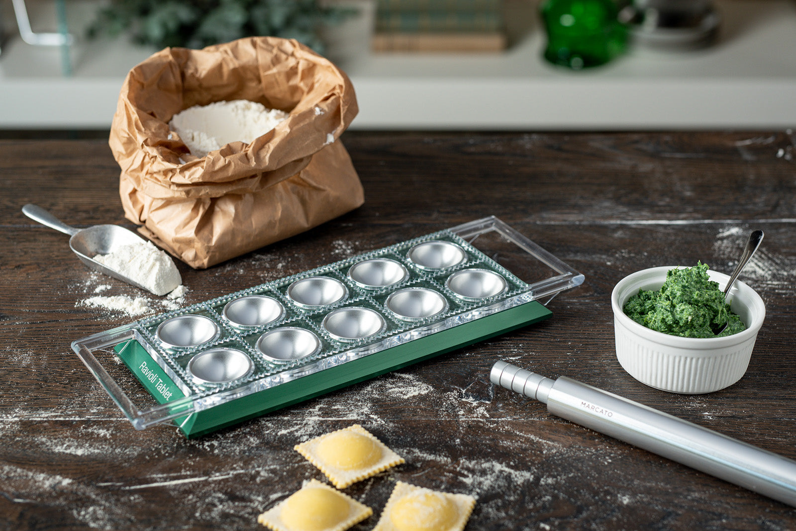 Marcato Atlas Tablet Pasta Maker, Made in Italy, Makes 10 Raviolis, Green
