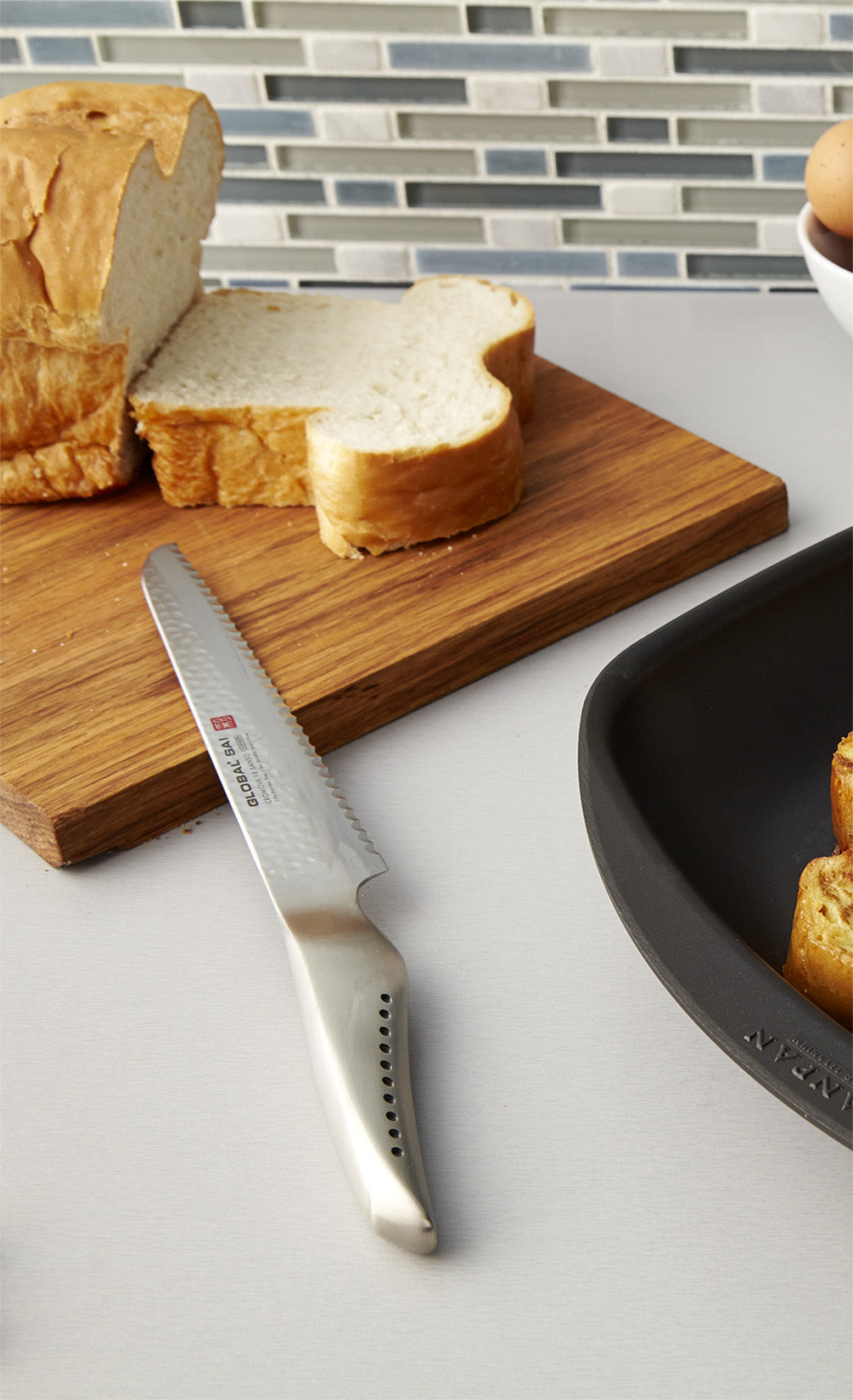 Global SAI 9" Bread Knife