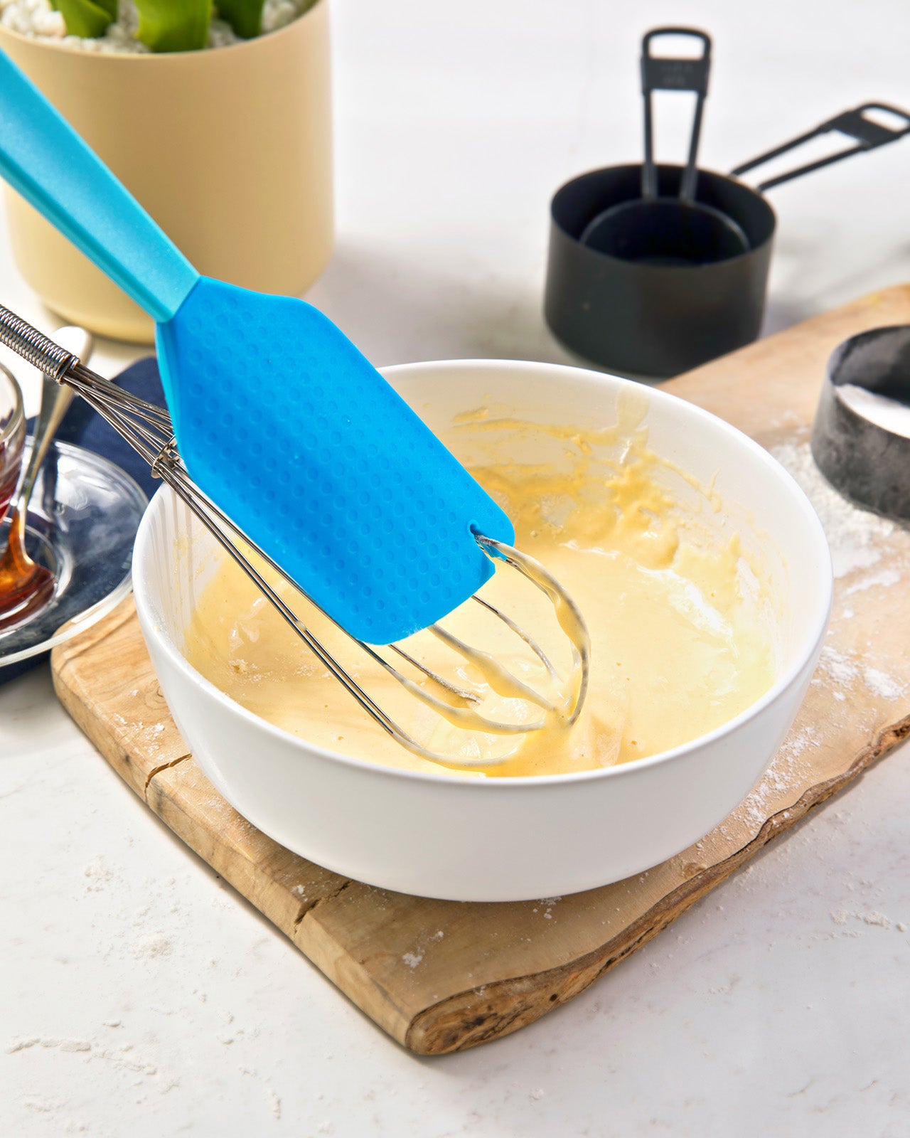 Talisman Designs 2-in-1 Beater Scraper Spatula, Blue