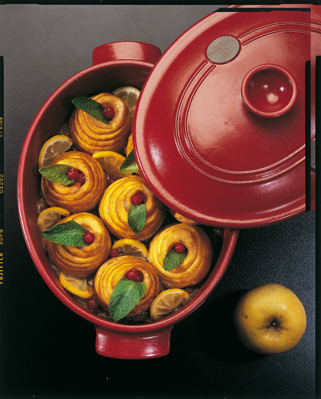 Emile Henry Flame 6.3 Quart Oval Stewpot Dutch Oven, Burgundy