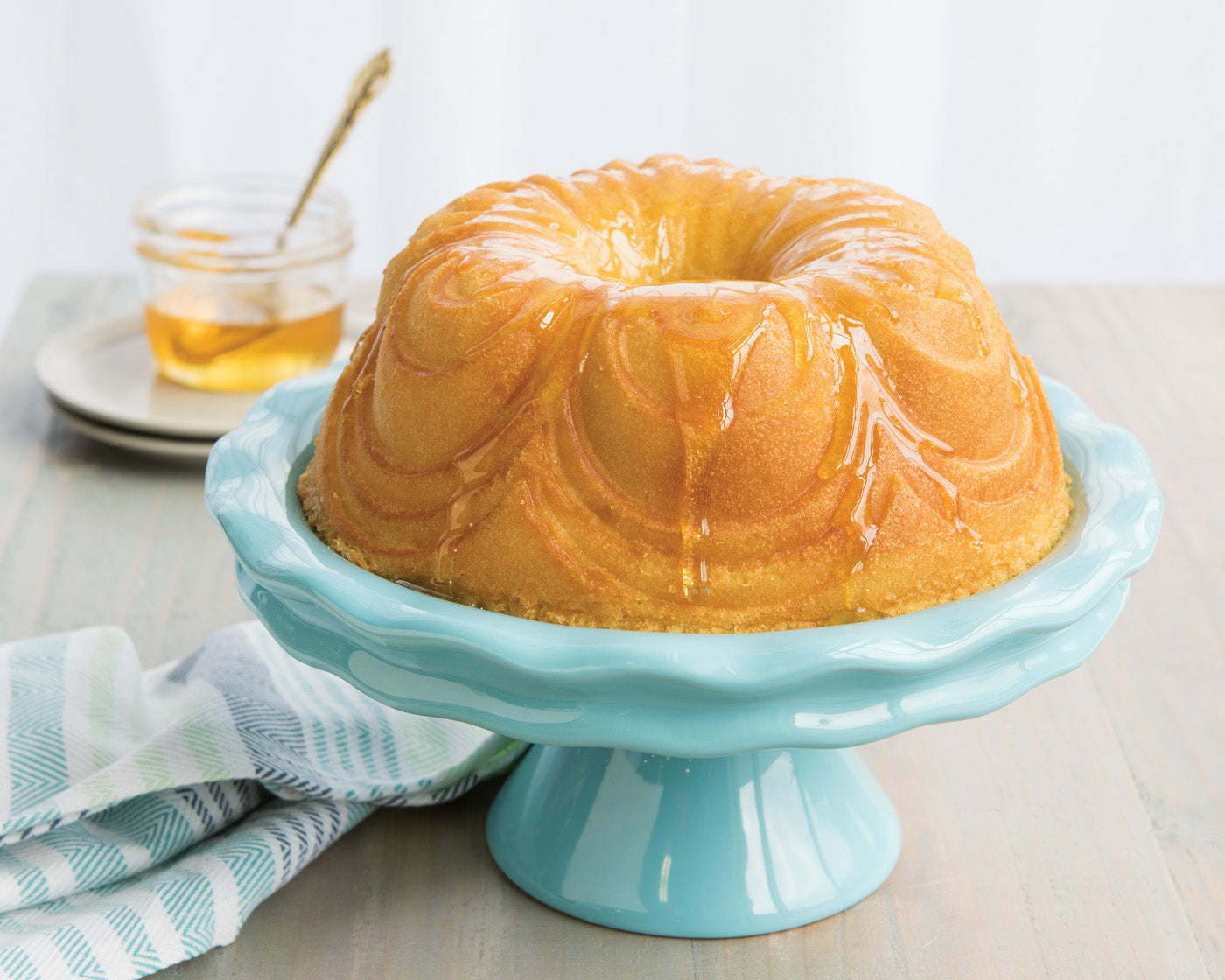 Nordic Ware Cast Aluminum Chiffon Bundt Pan, Gold