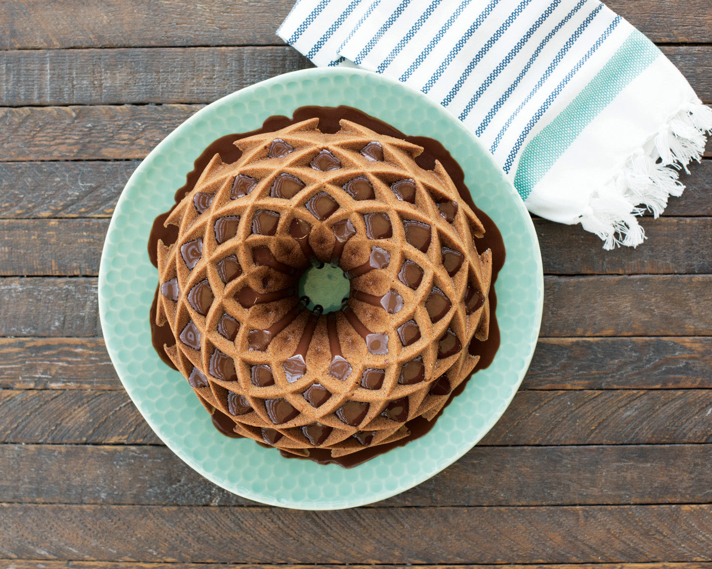 Nordic Ware Cast Aluminum Jubilee Bundt Pan, Gold