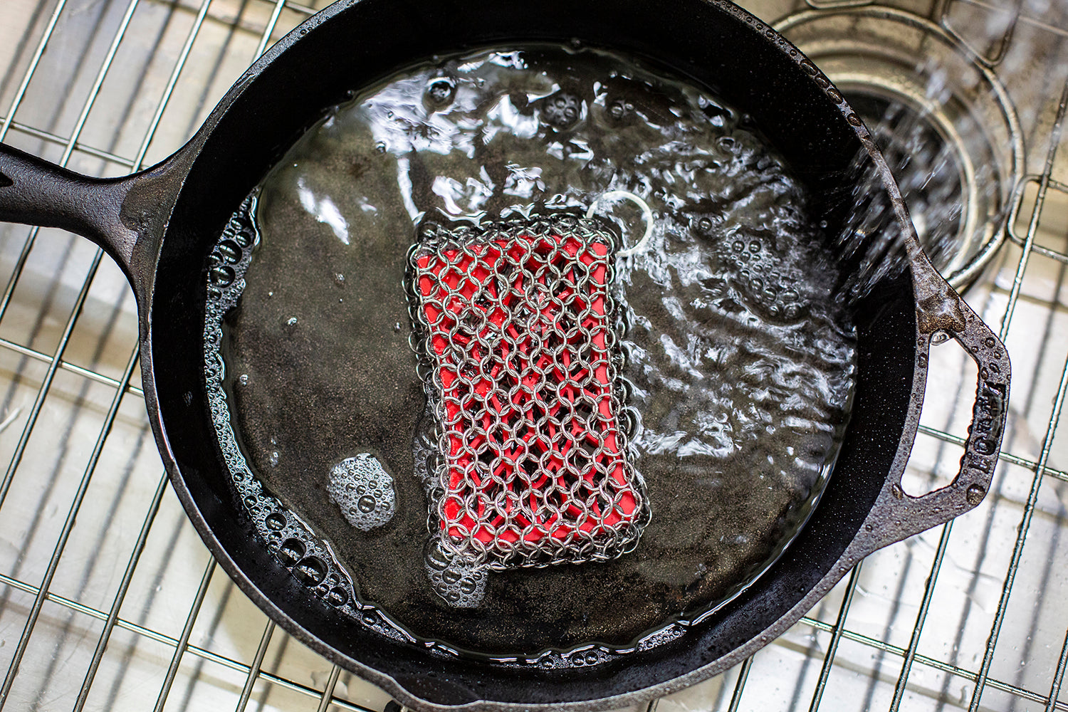 Lodge Chainmail Scrubbing Pad, Red