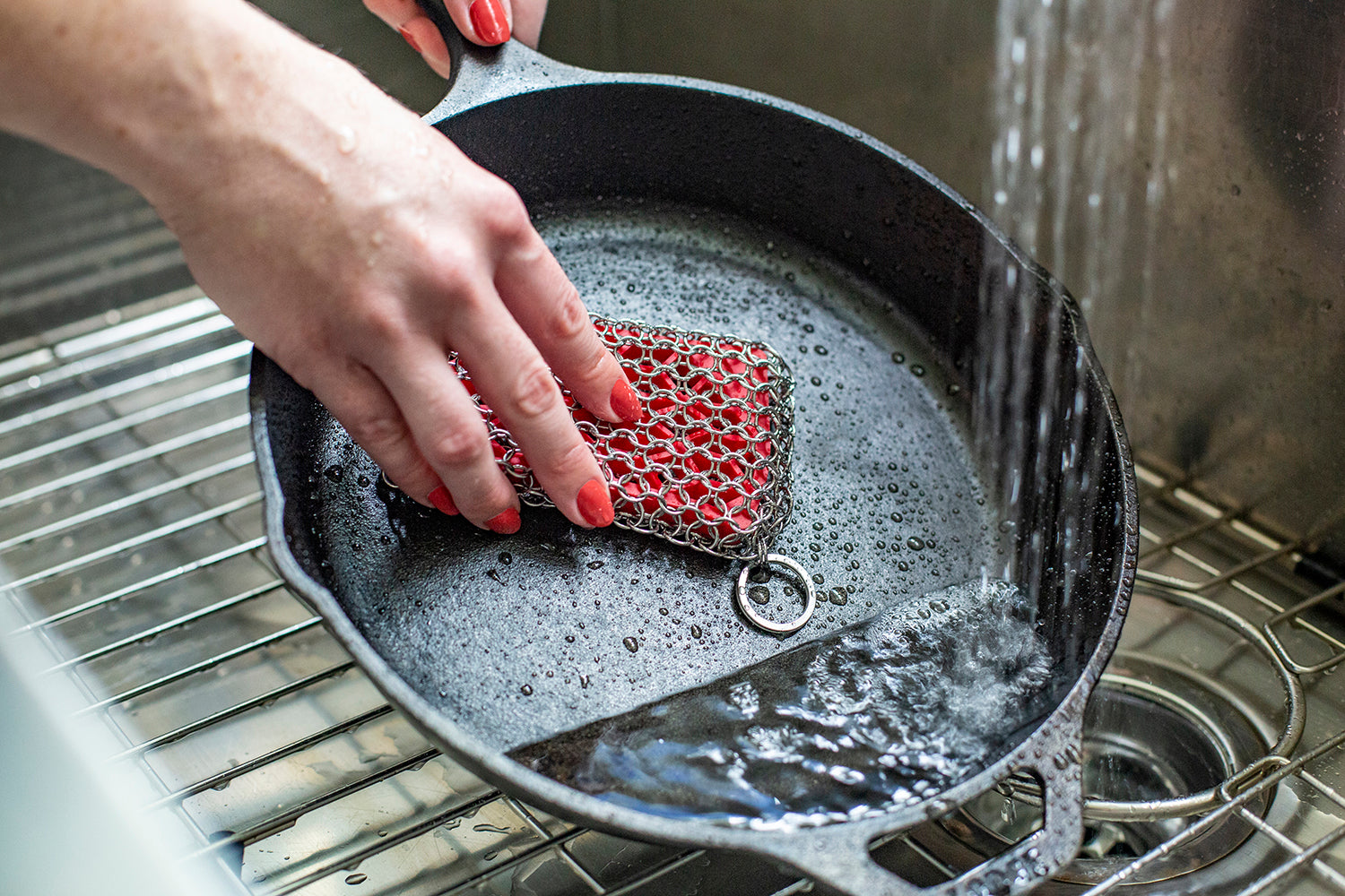Lodge Chainmail Scrubbing Pad, Red